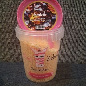 Pink Zebra Amber Sprinkles - Vanilla and Sandalwood